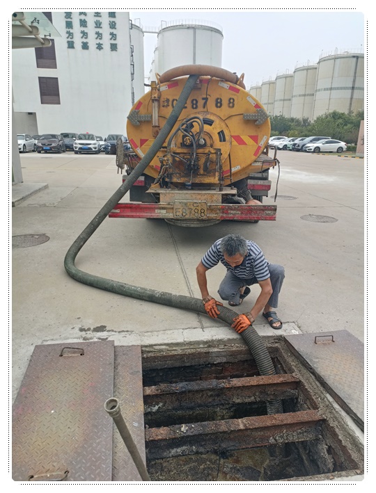 兴宾隔油池清掏