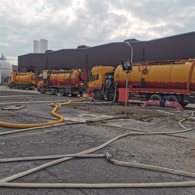 兴宾污水池清理